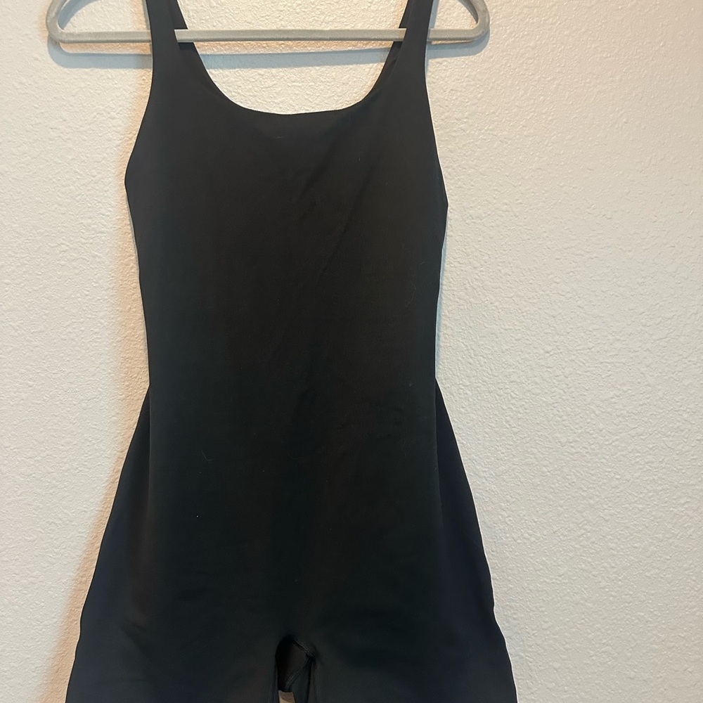 Fleo Black Singlet